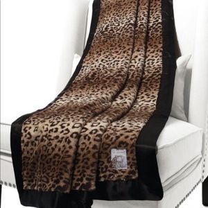 ISO ISO LEOPARD ‘Giraffe at home’ throw ISO ISO